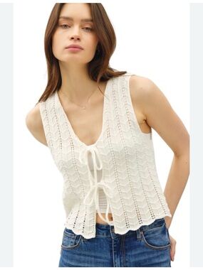 Crochet Knit Tie-Front Camisole in Cream
Embroidered simple layering Boho granny